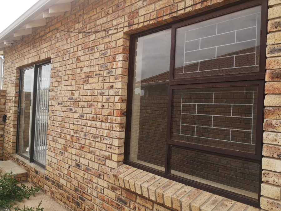 2 Bedroom Property for Sale in Campher Park Eastern Cape